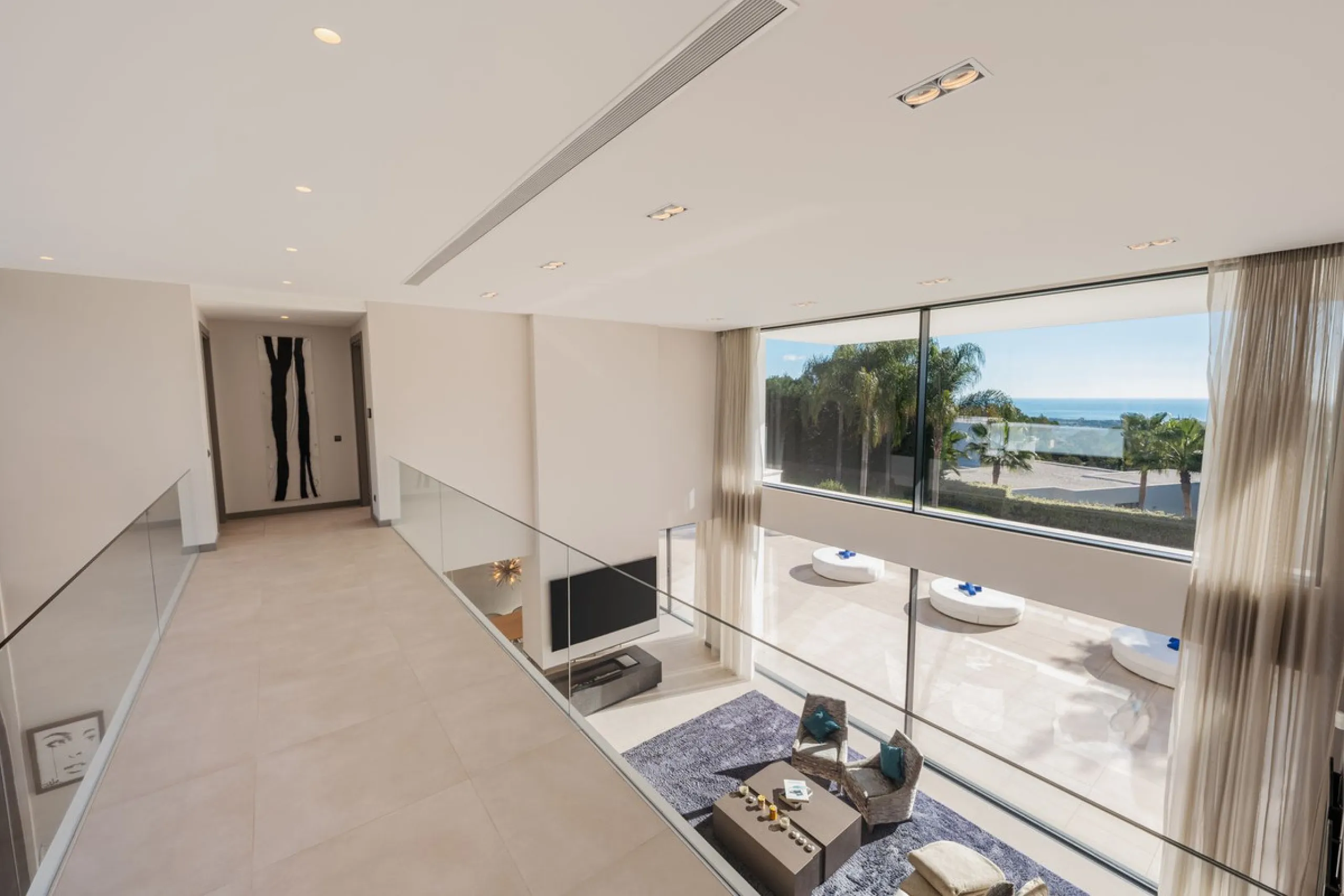 House - Detached Villa в продаже в Benahavís, Málaga. В доме 5 спален и 5 ванных комнат. Площадь дома 573 м². Площадь участка 2616 м²