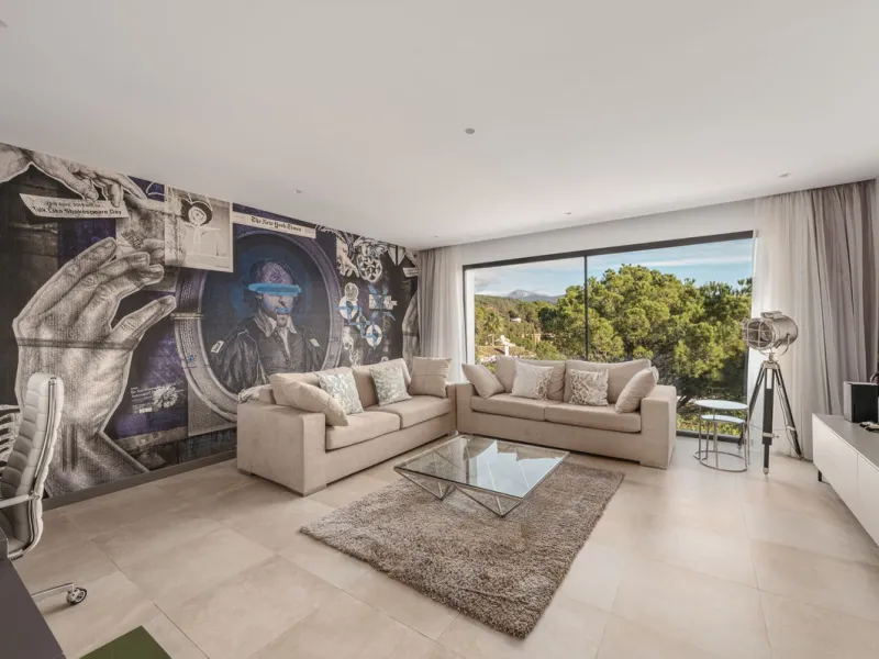 House - Detached Villa в продаже в Benahavís, Málaga. В доме 5 спален и 5 ванных комнат. Площадь дома 573 м². Площадь участка 2616 м²