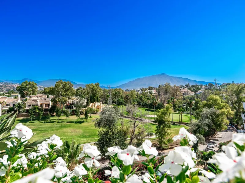 Guadalmina Golf-front Duplex Penthouse with views to La Concha.