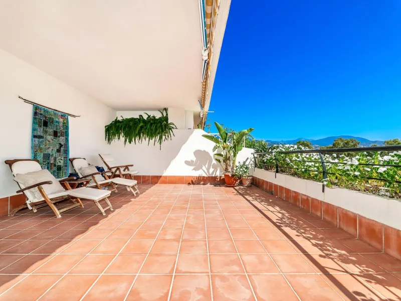 Guadalmina Golf-front Duplex Penthouse with views to La Concha.