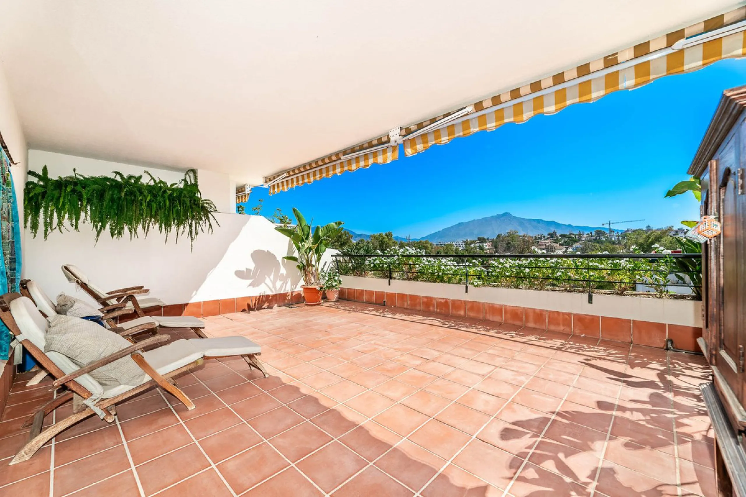 Guadalmina Golf-front Duplex Penthouse with views to La Concha.