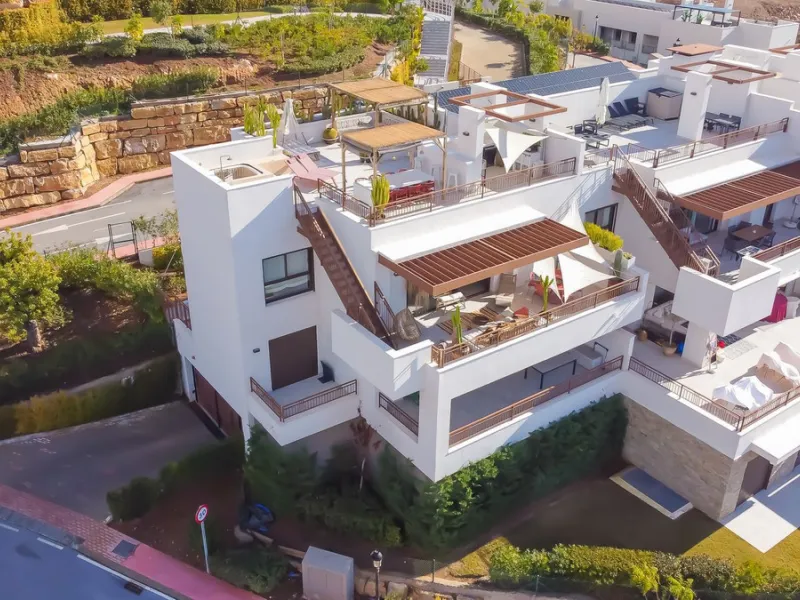 Exclusive Corner Penthouse with Rooftop Terrace and Panoramic Views over Istán and Marbella