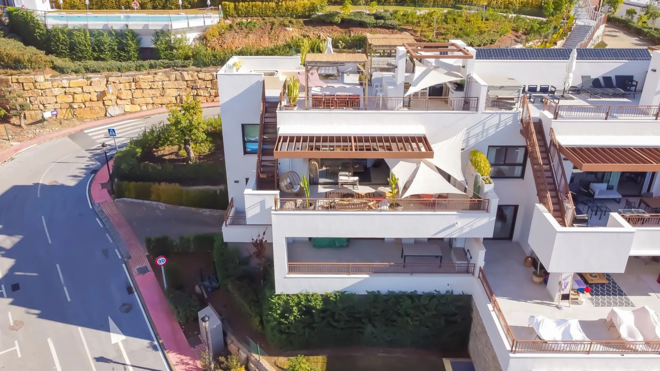 Exclusive Corner Penthouse with Rooftop Terrace and Panoramic Views over Istán and Marbella