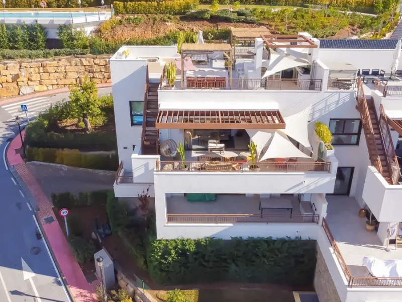 Exclusive Corner Penthouse with Rooftop Terrace and Panoramic Views over Istán and Marbella