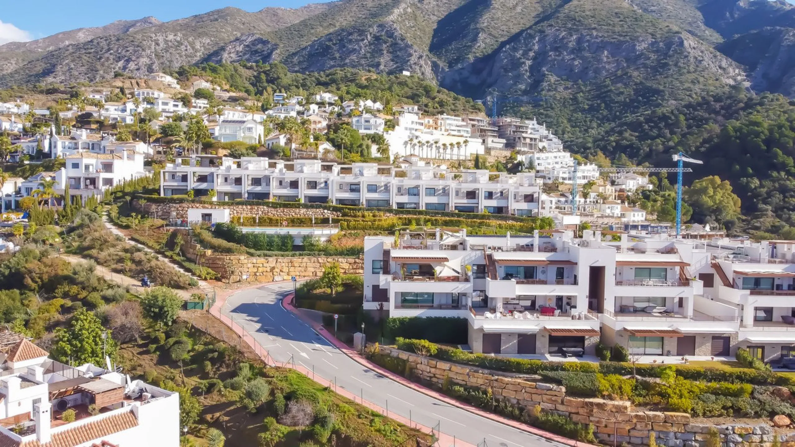 Exclusive Corner Penthouse with Rooftop Terrace and Panoramic Views over Istán and Marbella