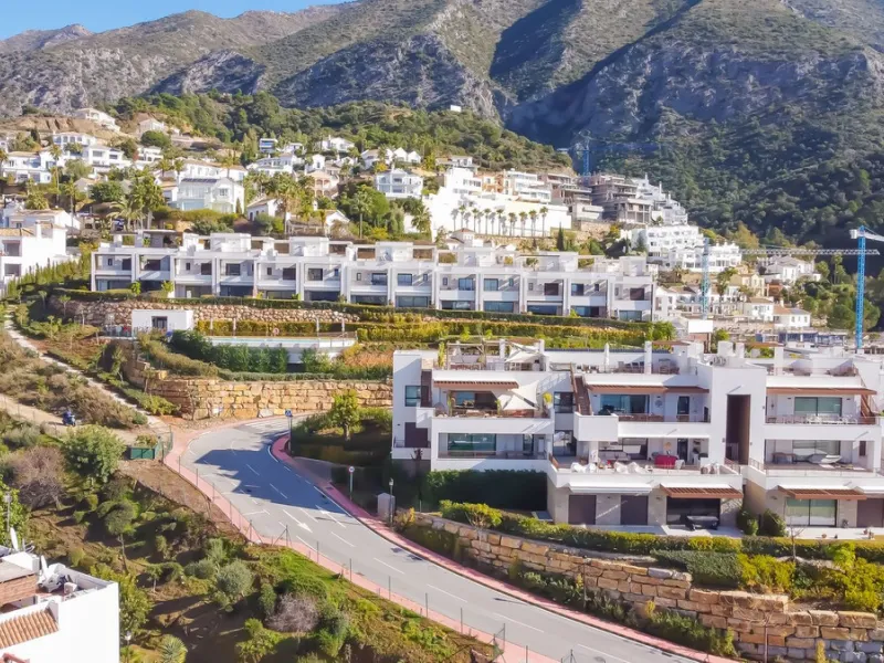 Exclusive Corner Penthouse with Rooftop Terrace and Panoramic Views over Istán and Marbella
