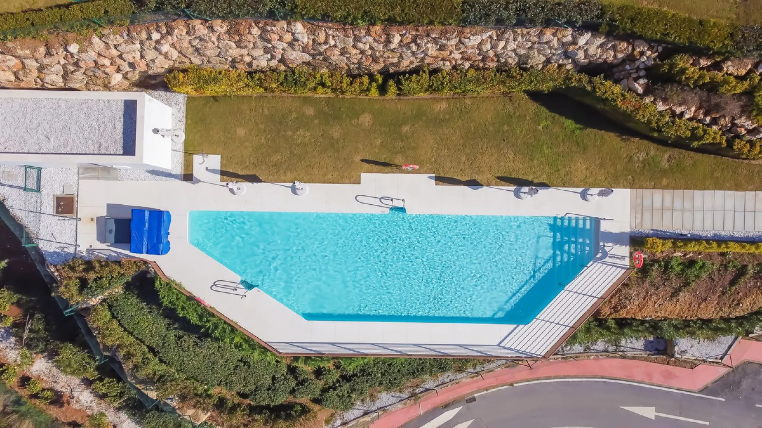 Exclusive Corner Penthouse with Rooftop Terrace and Panoramic Views over Istán and Marbella