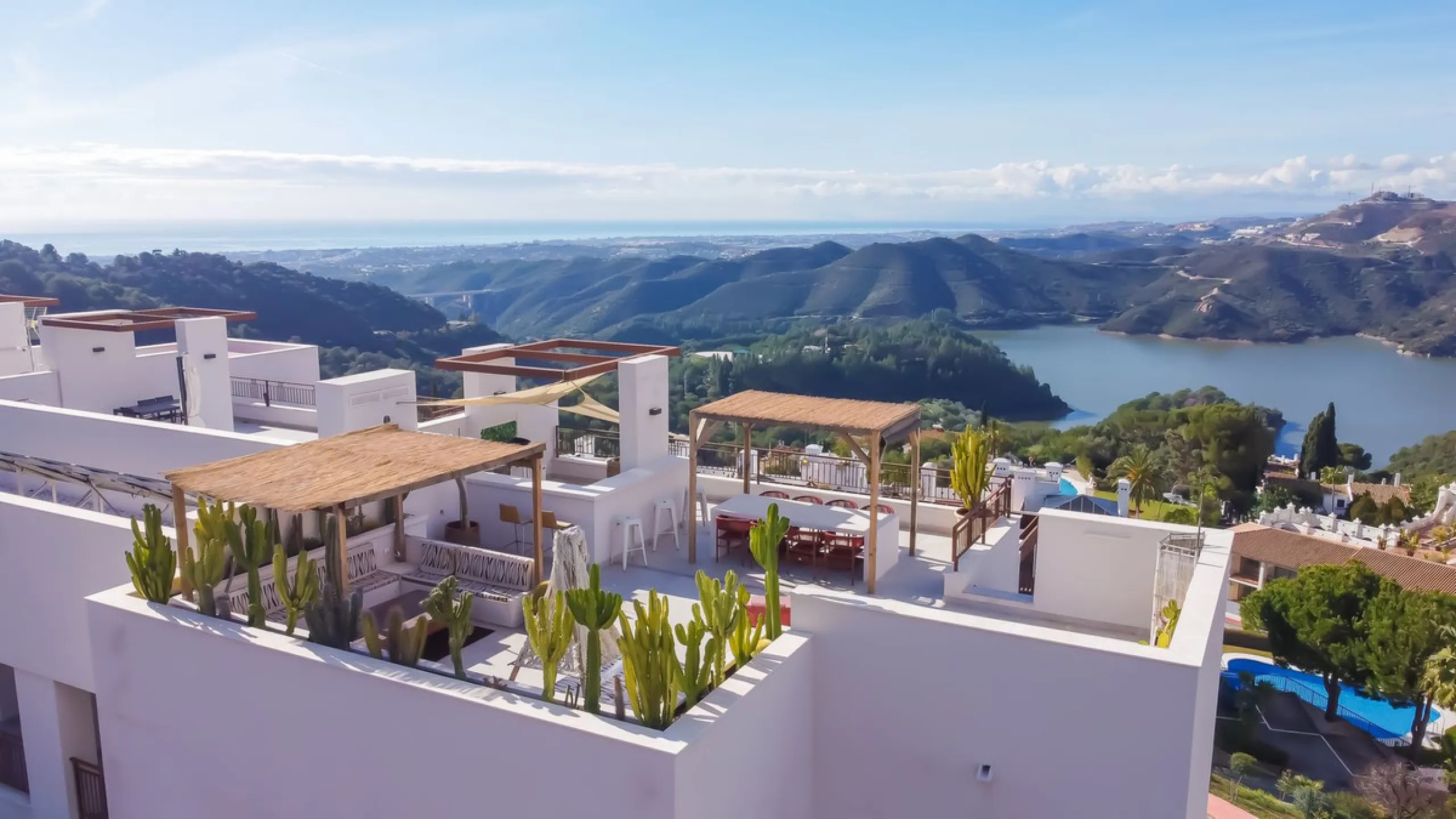 Exclusive Corner Penthouse with Rooftop Terrace and Panoramic Views over Istán and Marbella