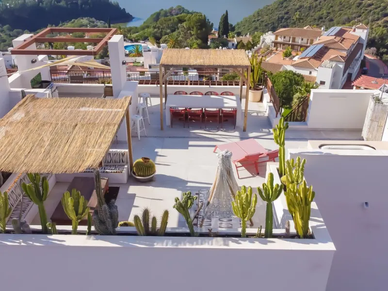Exclusive Corner Penthouse with Rooftop Terrace and Panoramic Views over Istán and Marbella