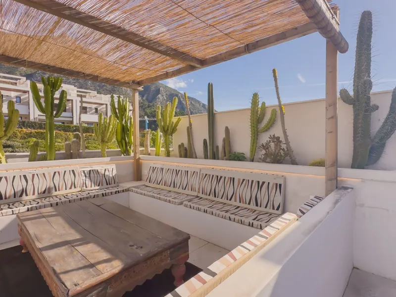 Exclusive Corner Penthouse with Rooftop Terrace and Panoramic Views over Istán and Marbella