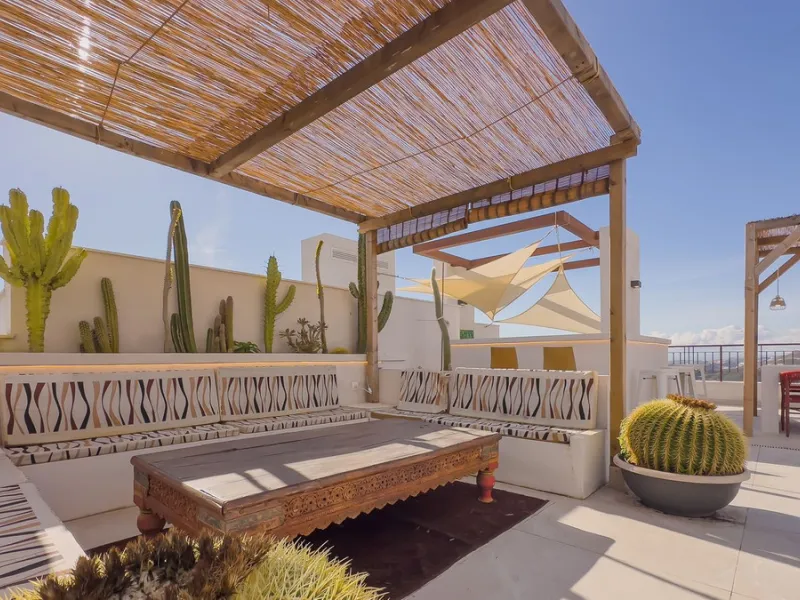 Exclusive Corner Penthouse with Rooftop Terrace and Panoramic Views over Istán and Marbella