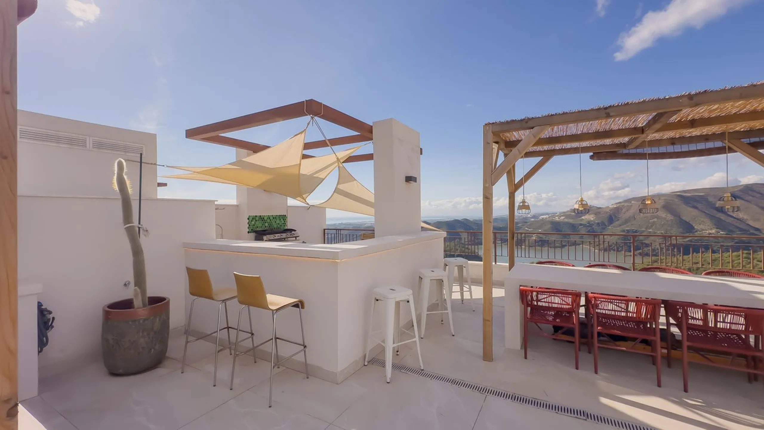 Exclusive Corner Penthouse with Rooftop Terrace and Panoramic Views over Istán and Marbella