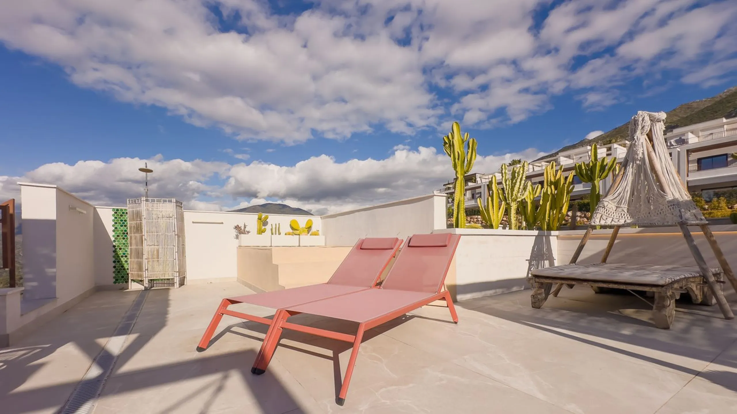 Exclusive Corner Penthouse with Rooftop Terrace and Panoramic Views over Istán and Marbella