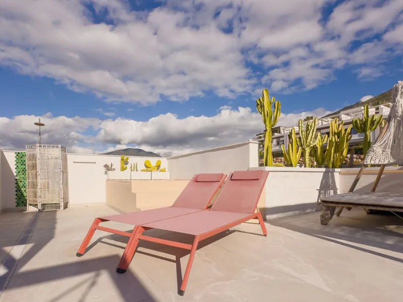 Exclusive Corner Penthouse with Rooftop Terrace and Panoramic Views over Istán and Marbella
