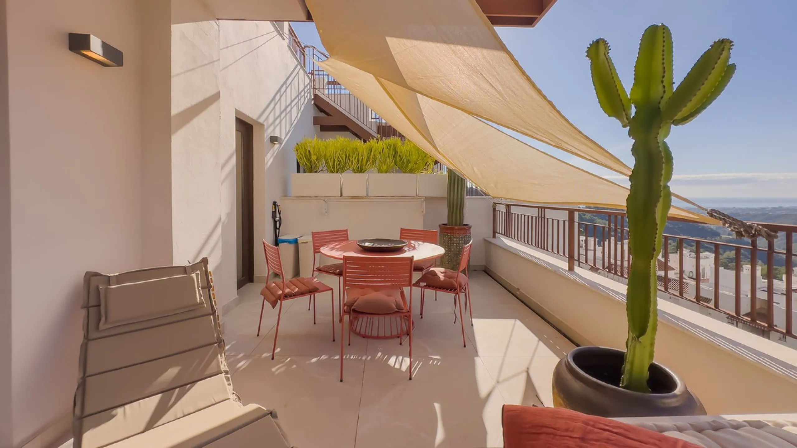 Exclusive Corner Penthouse with Rooftop Terrace and Panoramic Views over Istán and Marbella
