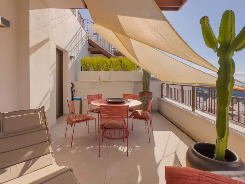 Exclusive Corner Penthouse with Rooftop Terrace and Panoramic Views over Istán and Marbella
