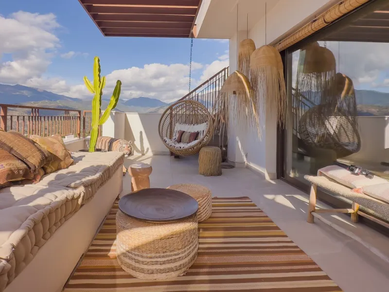 Exclusive Corner Penthouse with Rooftop Terrace and Panoramic Views over Istán and Marbella