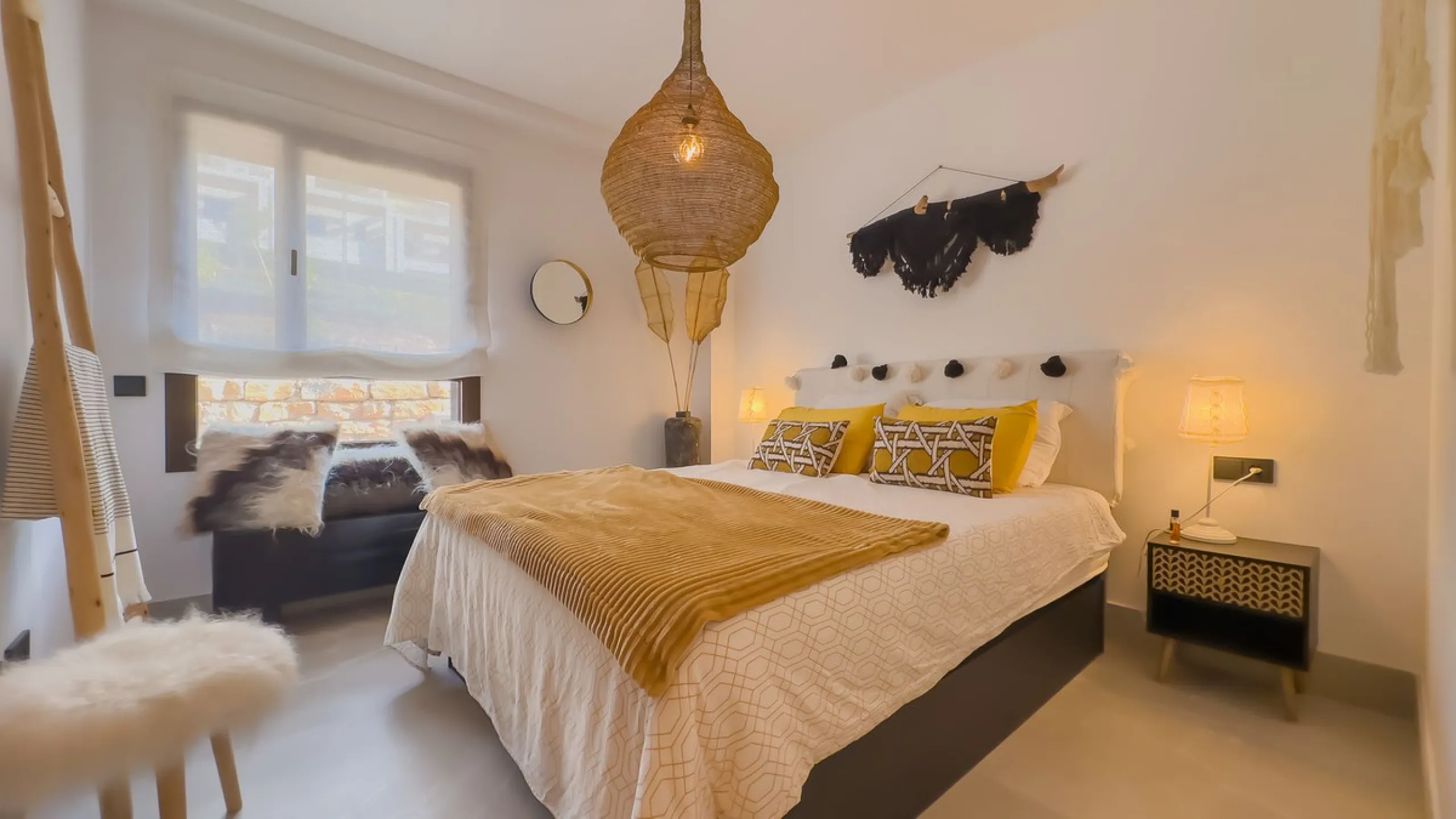 Exclusive Corner Penthouse with Rooftop Terrace and Panoramic Views over Istán and Marbella