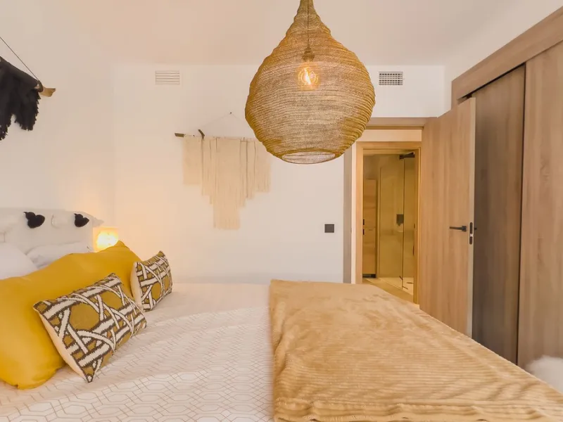 Exclusive Corner Penthouse with Rooftop Terrace and Panoramic Views over Istán and Marbella