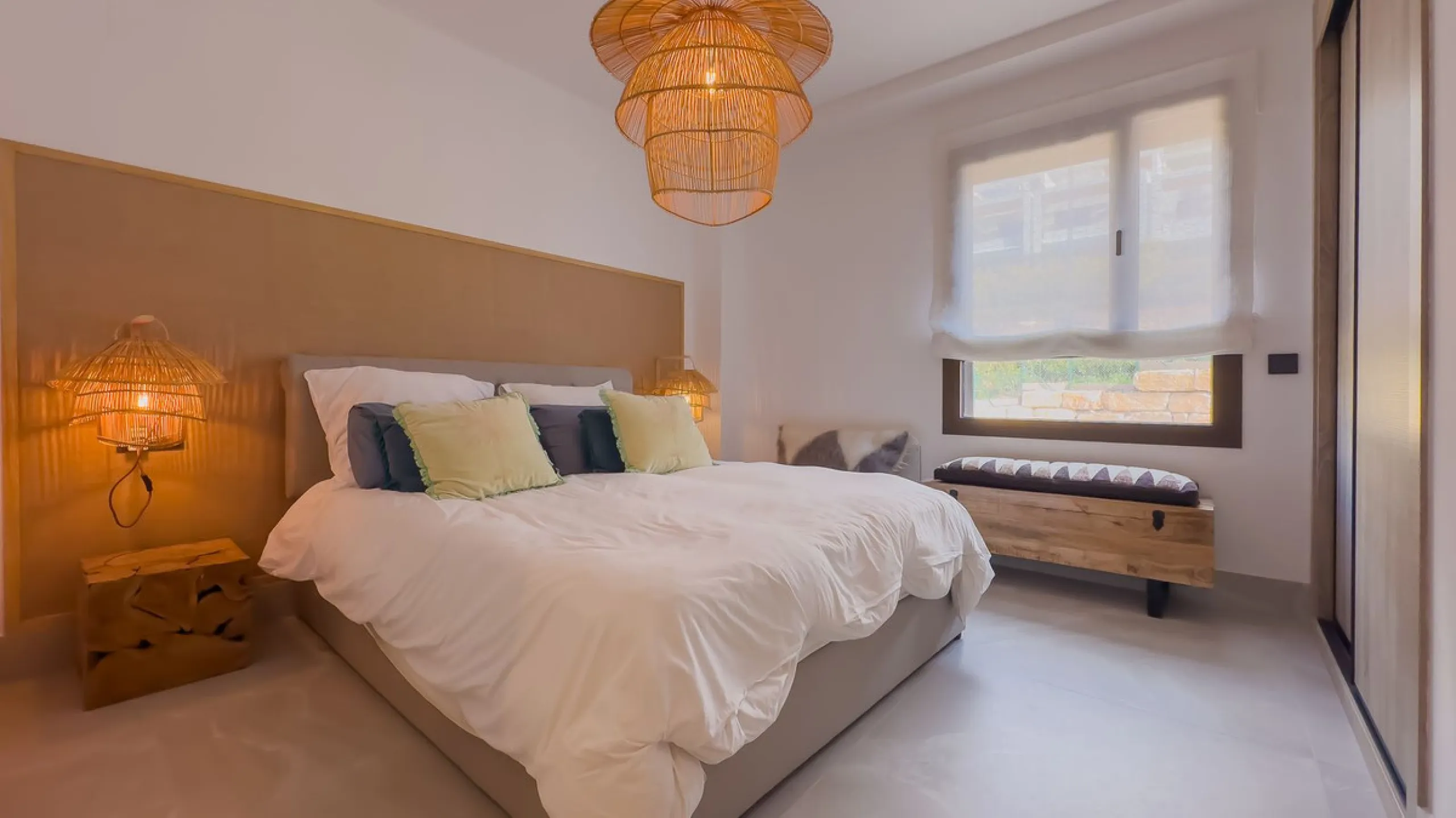 Exclusive Corner Penthouse with Rooftop Terrace and Panoramic Views over Istán and Marbella