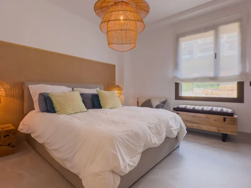 Exclusive Corner Penthouse with Rooftop Terrace and Panoramic Views over Istán and Marbella