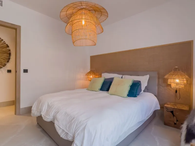Exclusive Corner Penthouse with Rooftop Terrace and Panoramic Views over Istán and Marbella
