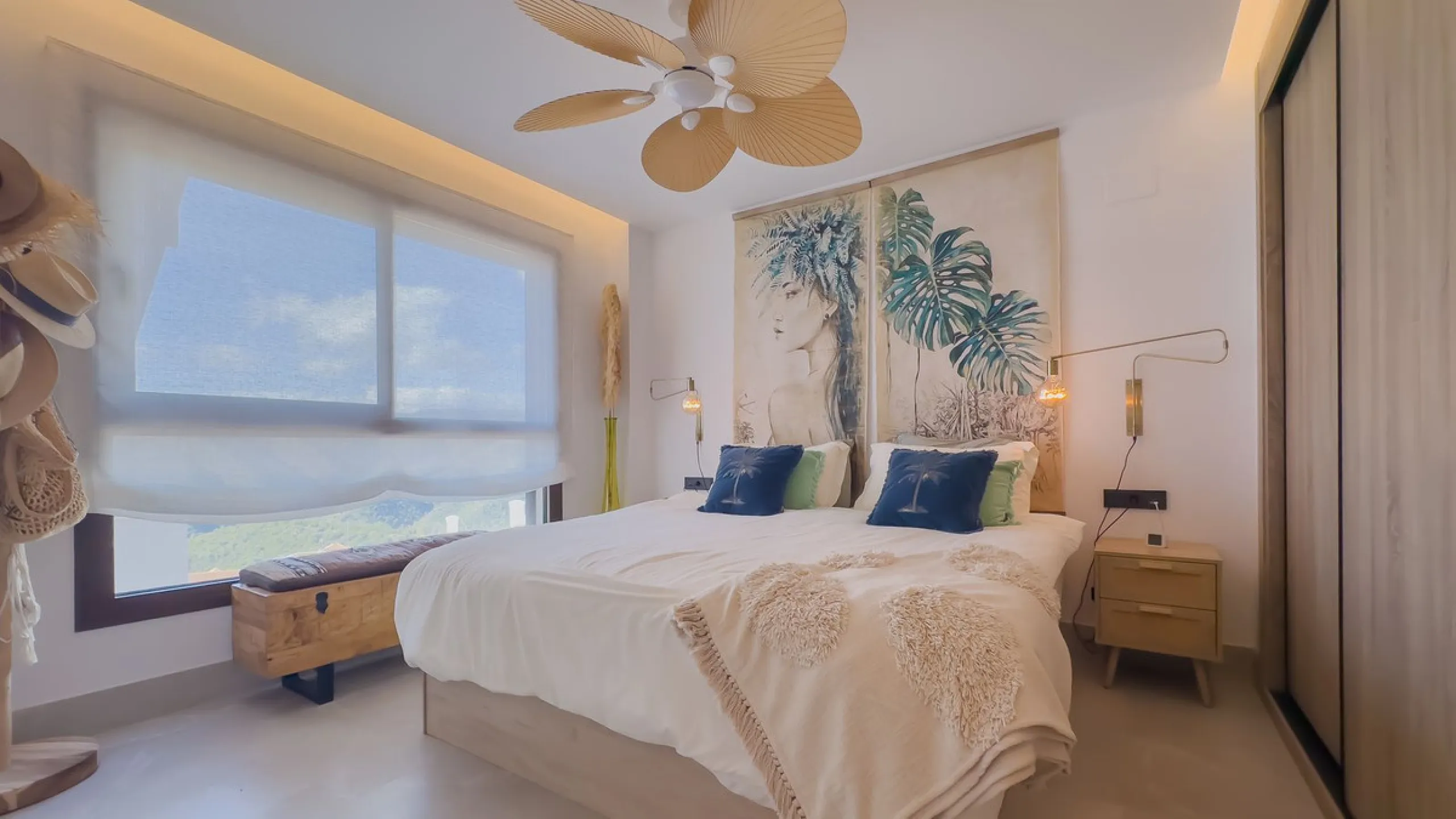 Exclusive Corner Penthouse with Rooftop Terrace and Panoramic Views over Istán and Marbella