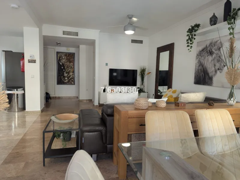 Apartment - Middle Floor Apartment в продаже в Marbella, Málaga. В доме 3 спален и 3 ванных комнат. Площадь дома 147 м²