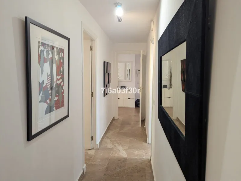 Apartment - Middle Floor Apartment в продаже в Marbella, Málaga. В доме 3 спален и 3 ванных комнат. Площадь дома 147 м²