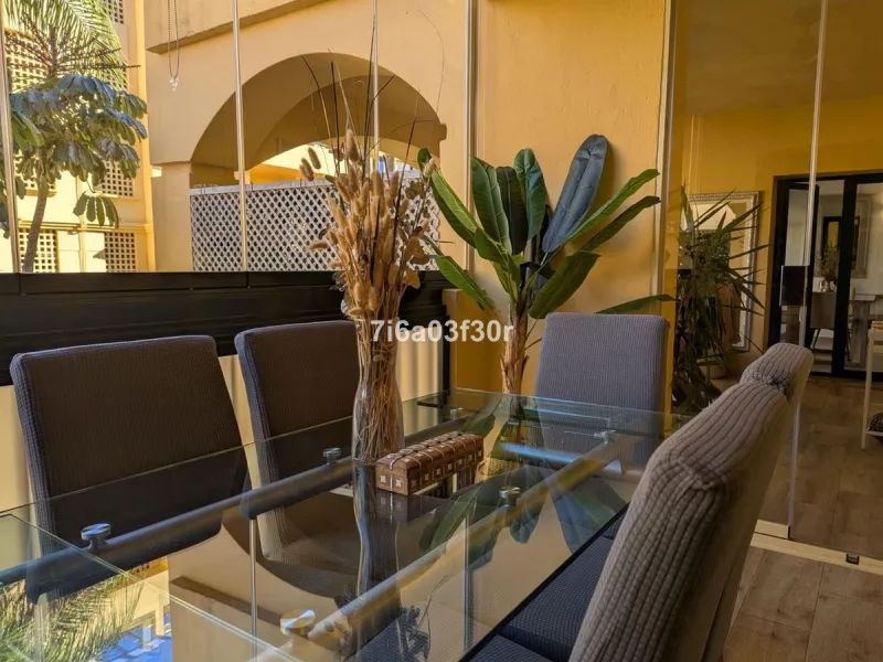 Apartment - Middle Floor Apartment в продаже в Marbella, Málaga. В доме 3 спален и 3 ванных комнат. Площадь дома 147 м²