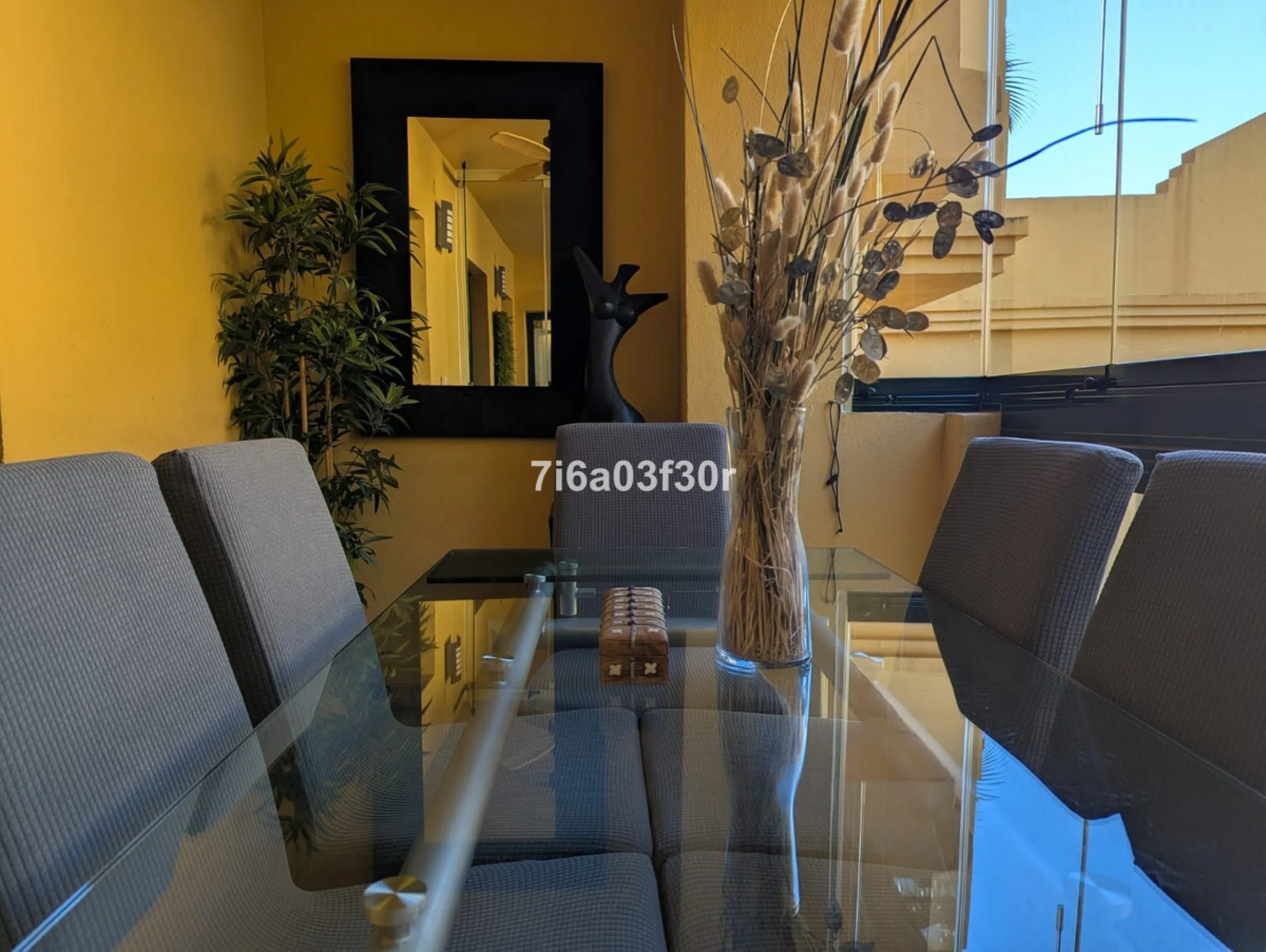 Apartment - Middle Floor Apartment в продаже в Marbella, Málaga. В доме 3 спален и 3 ванных комнат. Площадь дома 147 м²