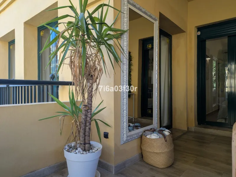 Apartment - Middle Floor Apartment в продаже в Marbella, Málaga. В доме 3 спален и 3 ванных комнат. Площадь дома 147 м²
