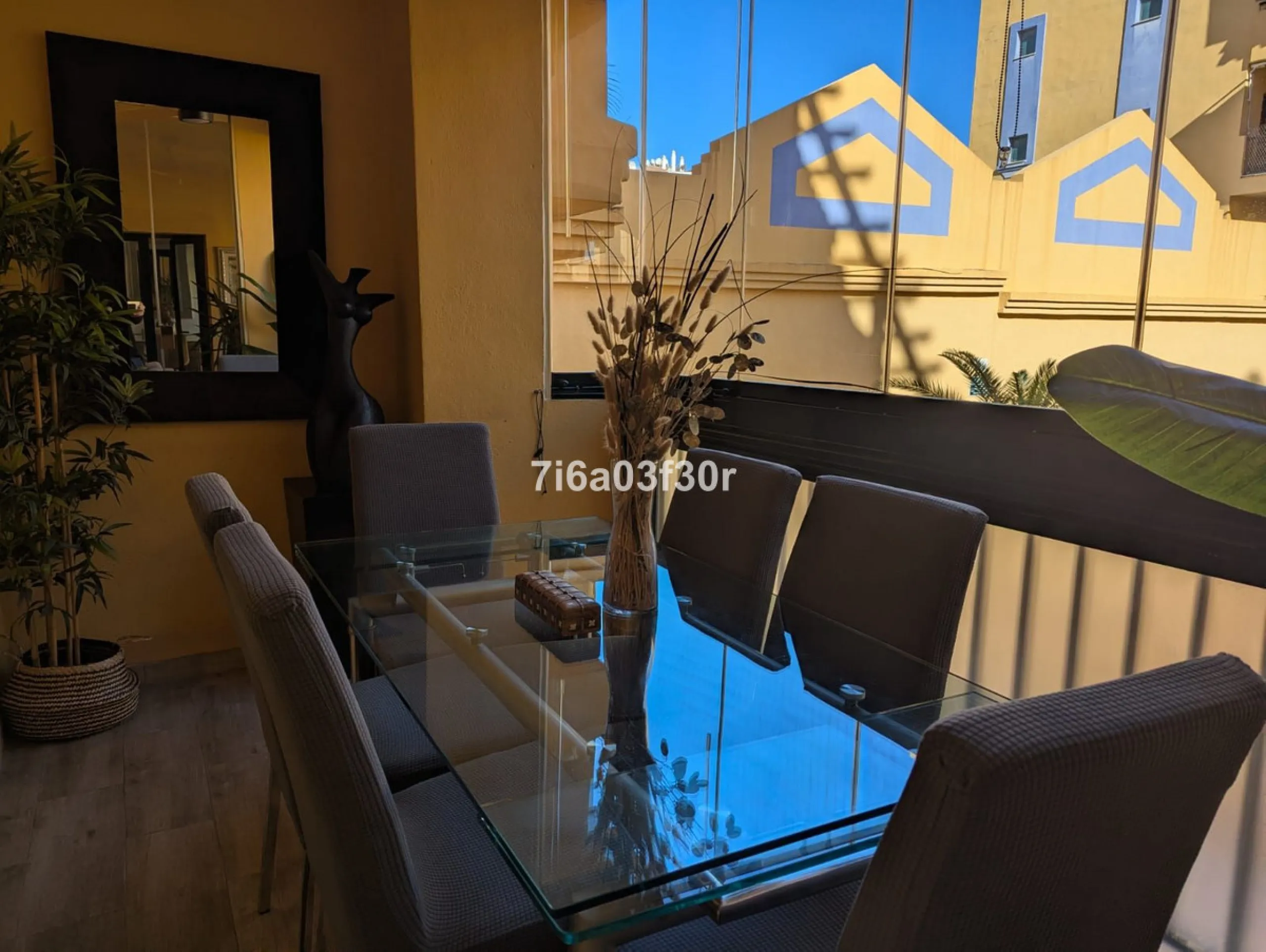 Apartment - Middle Floor Apartment в продаже в Marbella, Málaga. В доме 3 спален и 3 ванных комнат. Площадь дома 147 м²