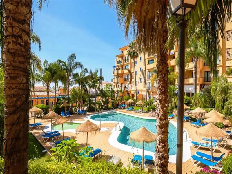 Apartment - Middle Floor Apartment в продаже в Marbella, Málaga. В доме 3 спален и 3 ванных комнат. Площадь дома 147 м²
