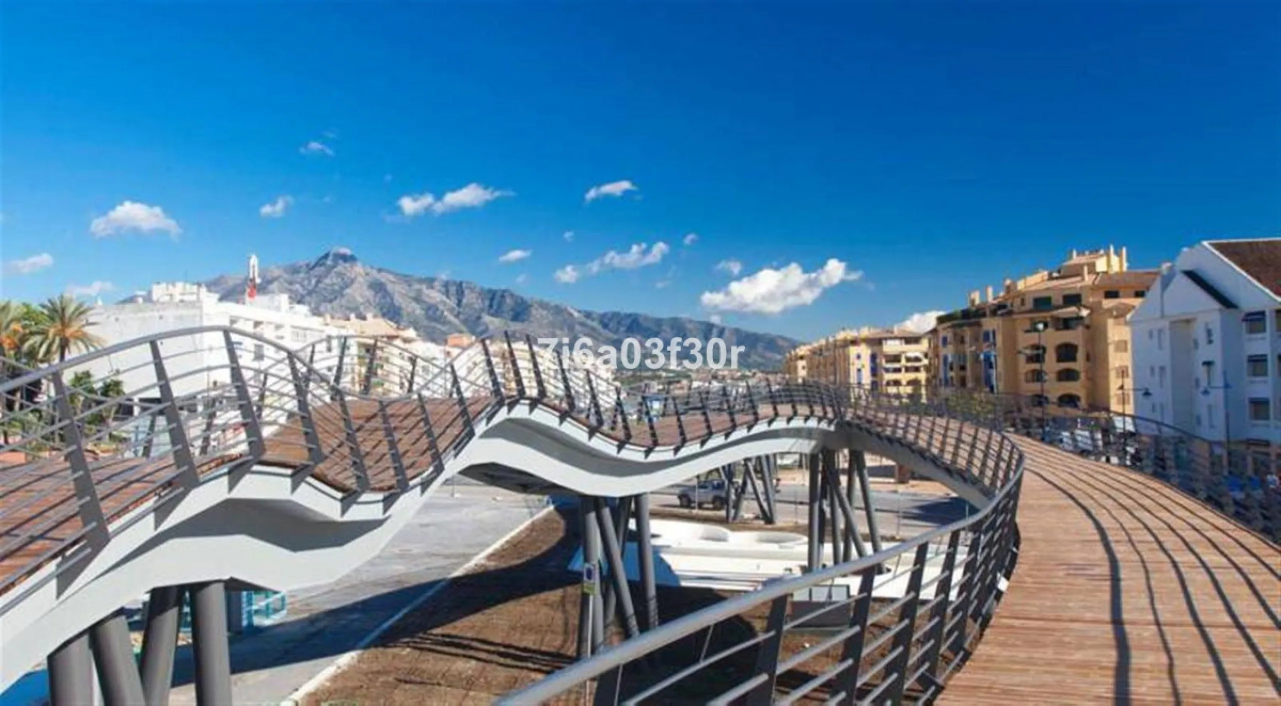 Apartment - Middle Floor Apartment в продаже в Marbella, Málaga. В доме 3 спален и 3 ванных комнат. Площадь дома 147 м²