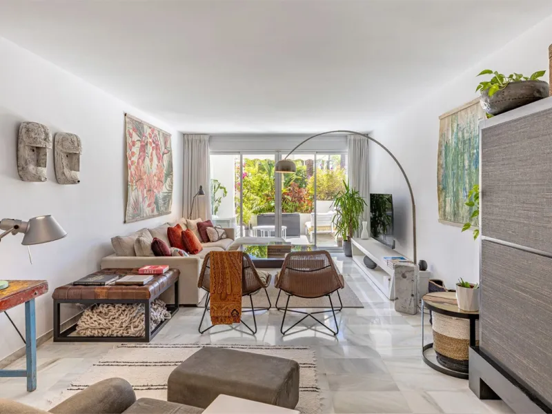Apartment - Ground Floor Apartment в продаже в Estepona, Málaga. В доме 2 спален и 2 ванных комнат. Площадь дома 140 м²