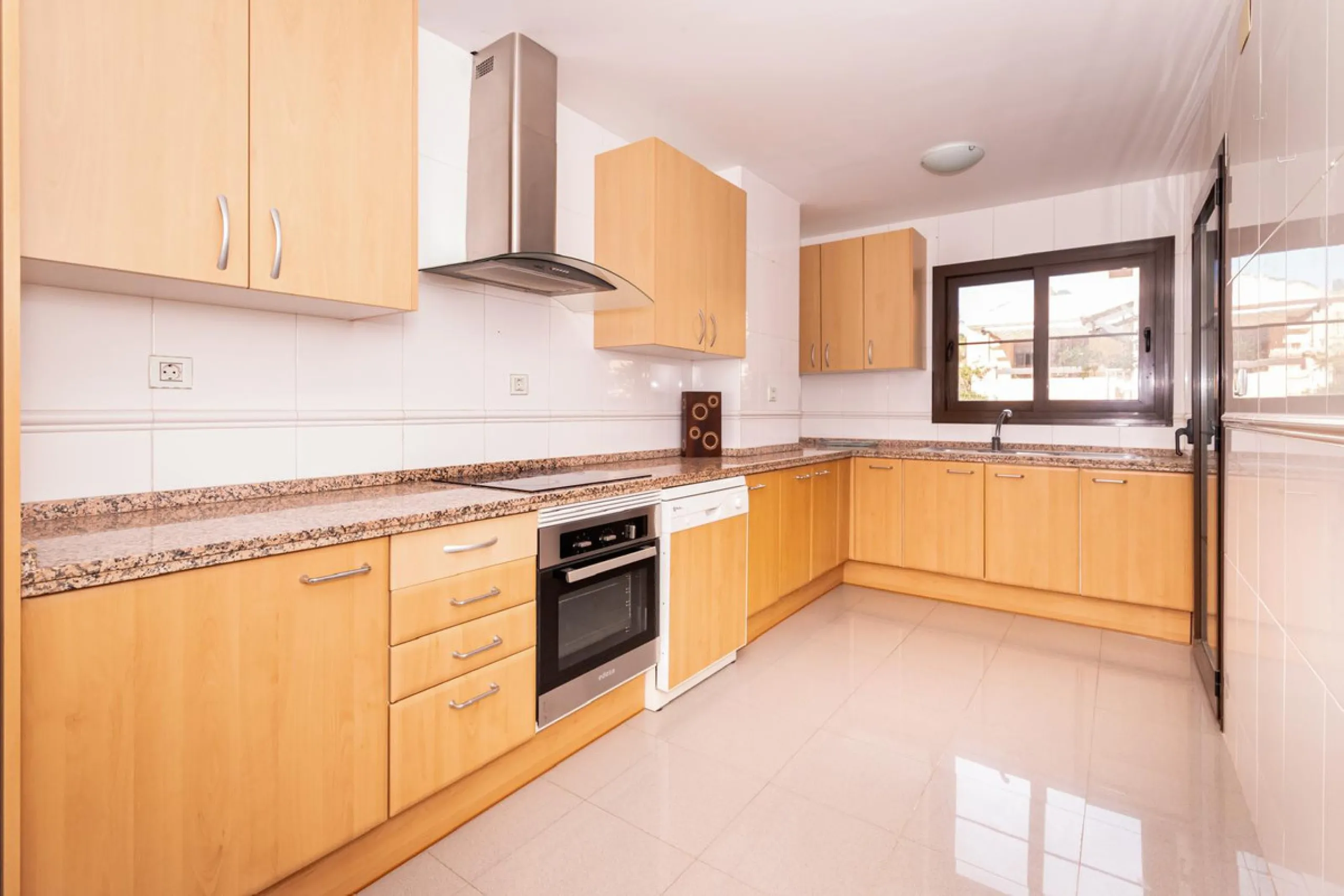 Stunning Refurbished 4-Bedroom Apartment in Immaculate Condition – Hacienda del Sol