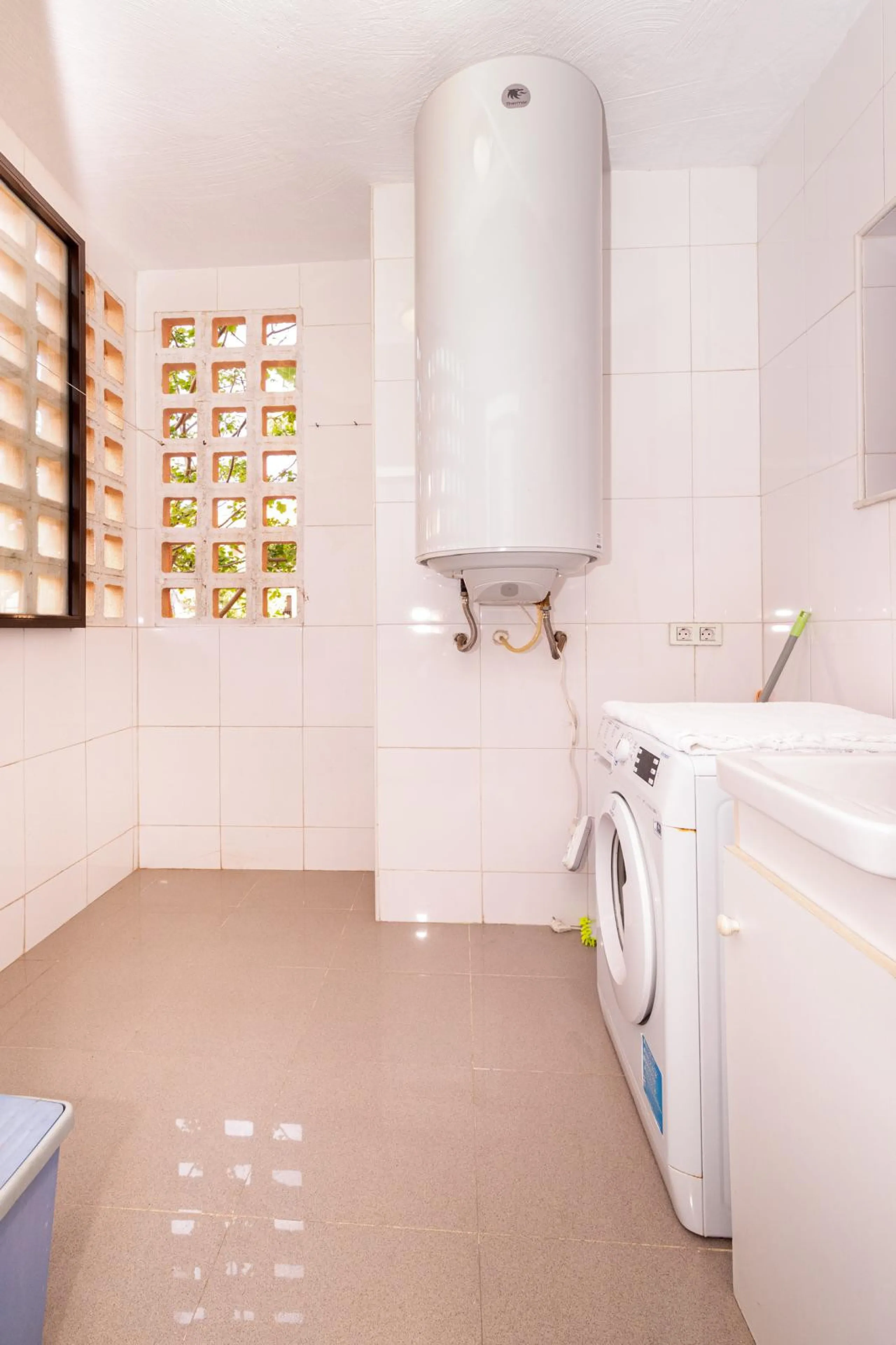Stunning Refurbished 4-Bedroom Apartment in Immaculate Condition – Hacienda del Sol