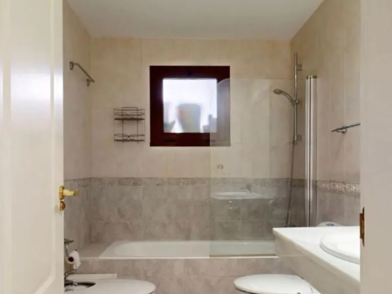 Stunning Refurbished 4-Bedroom Apartment in Immaculate Condition – Hacienda del Sol