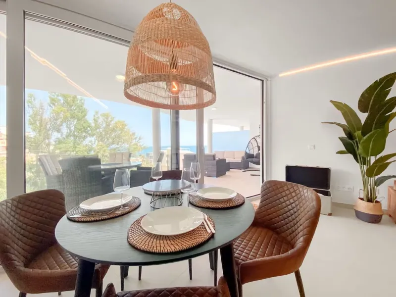 Apartment Las Olas is a modern 2 bedroom 2 bathroom apartment in The Wave Fuengirola. It is a recent build with contemporary design and sea views. The property includes a private terrace underground parking and a storage room. Air conditioning is installe