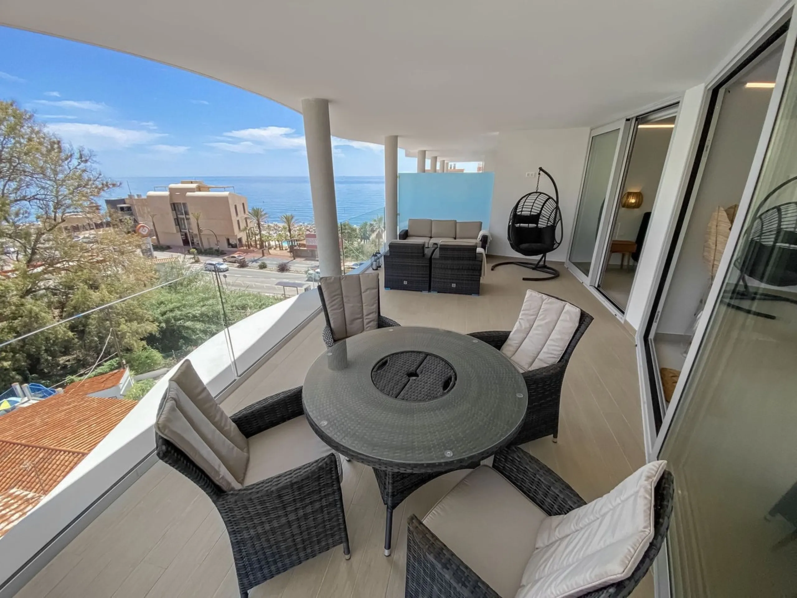 Apartment Las Olas is a modern 2 bedroom 2 bathroom apartment in The Wave Fuengirola. It is a recent build with contemporary design and sea views. The property includes a private terrace underground parking and a storage room. Air conditioning is installe