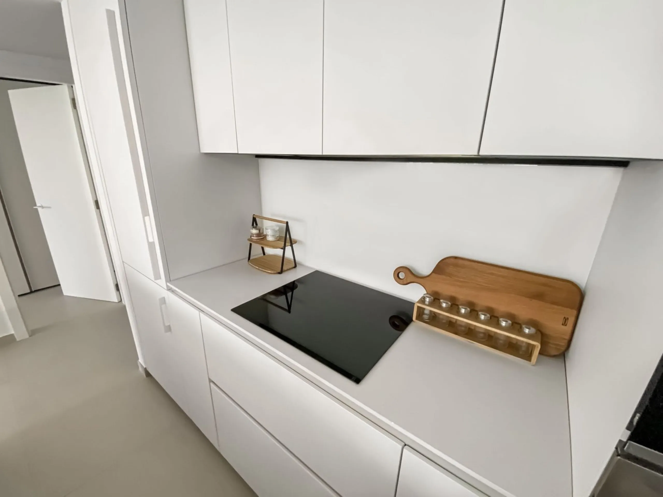 Apartment Las Olas is a modern 2 bedroom 2 bathroom apartment in The Wave Fuengirola. It is a recent build with contemporary design and sea views. The property includes a private terrace underground parking and a storage room. Air conditioning is installe