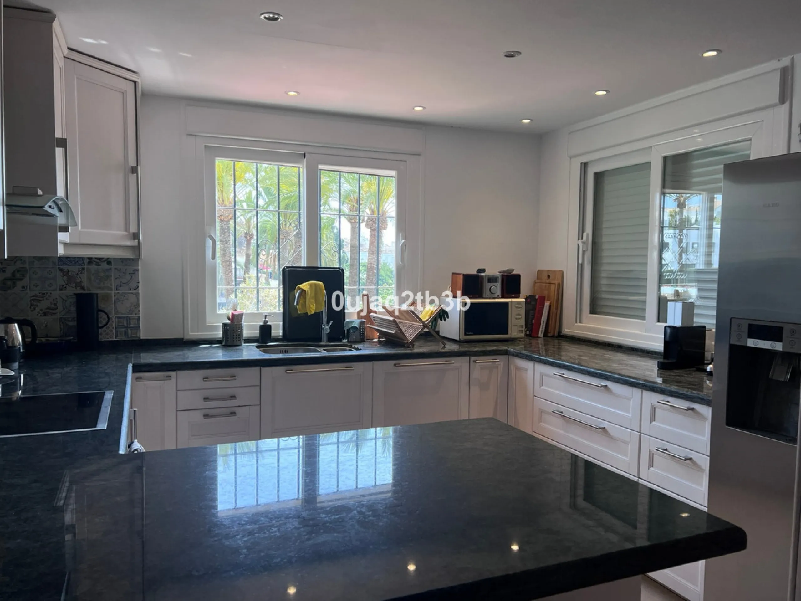 Apartment - Duplex в продаже в Marbella, Málaga. В доме 4 спален и 4 ванных комнат. Площадь дома 216 м²