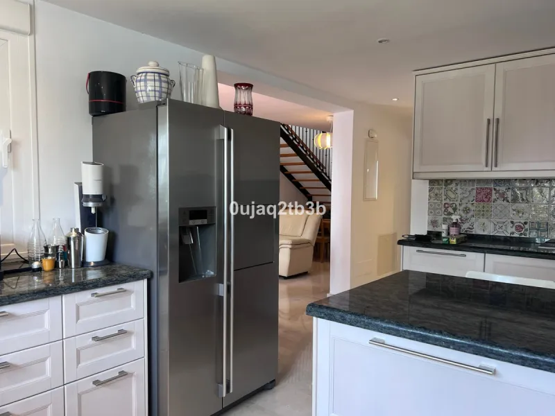Apartment - Duplex в продаже в Marbella, Málaga. В доме 4 спален и 4 ванных комнат. Площадь дома 216 м²