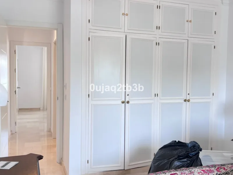 Apartment - Duplex в продаже в Marbella, Málaga. В доме 4 спален и 4 ванных комнат. Площадь дома 216 м²