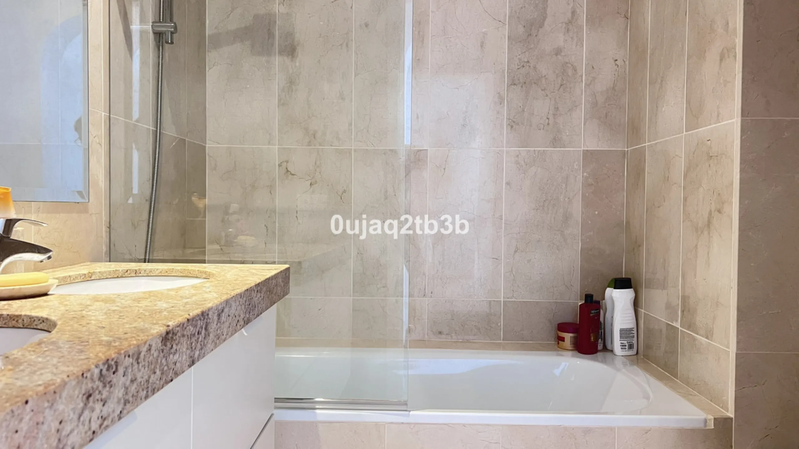 Apartment - Duplex в продаже в Marbella, Málaga. В доме 4 спален и 4 ванных комнат. Площадь дома 216 м²
