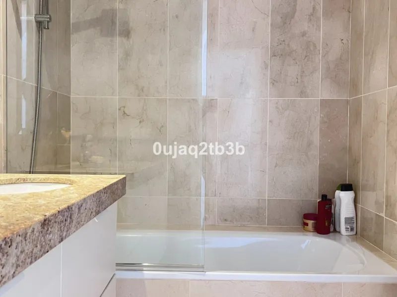 Apartment - Duplex в продаже в Marbella, Málaga. В доме 4 спален и 4 ванных комнат. Площадь дома 216 м²