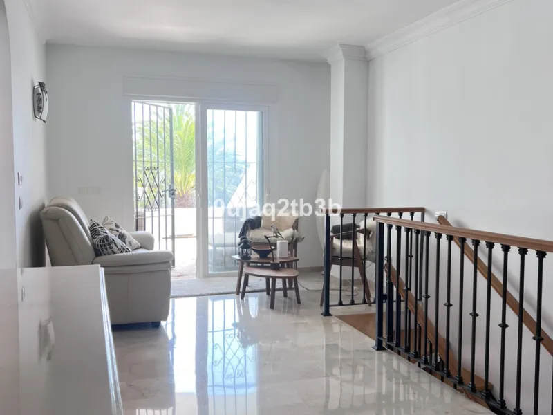 Apartment - Duplex в продаже в Marbella, Málaga. В доме 4 спален и 4 ванных комнат. Площадь дома 216 м²