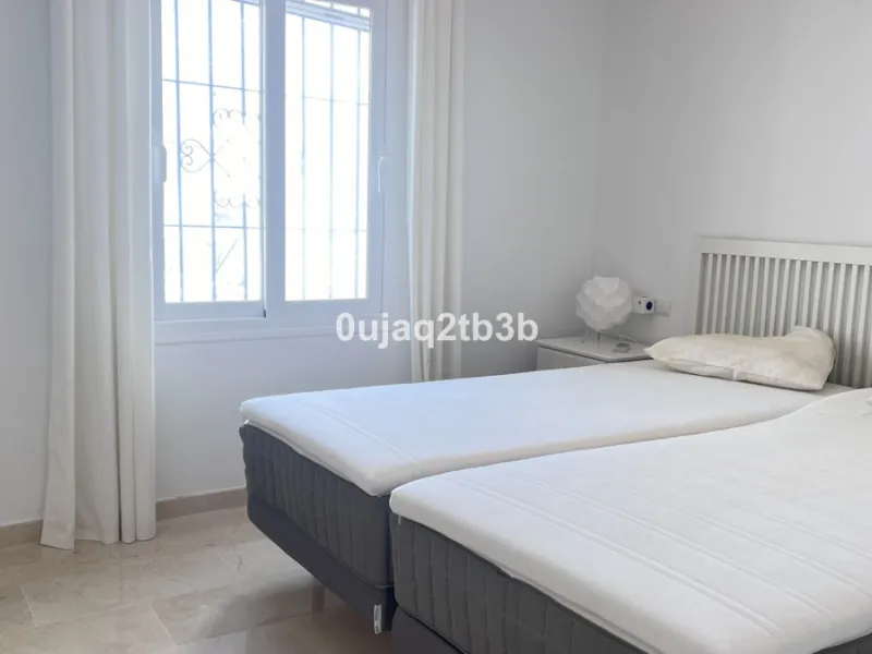 Apartment - Duplex в продаже в Marbella, Málaga. В доме 4 спален и 4 ванных комнат. Площадь дома 216 м²