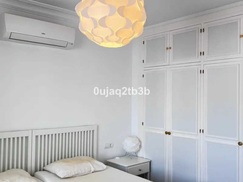 Apartment - Duplex в продаже в Marbella, Málaga. В доме 4 спален и 4 ванных комнат. Площадь дома 216 м²